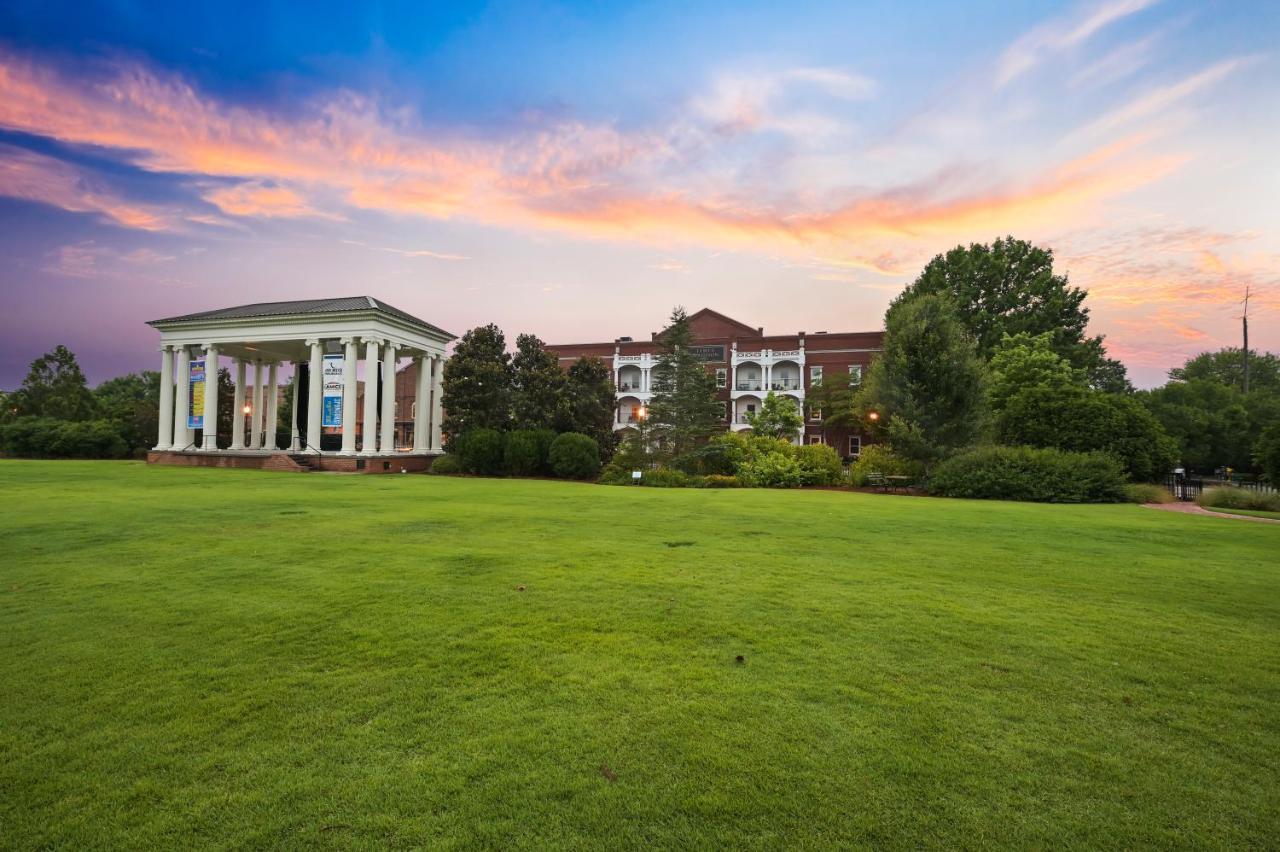 The James Madison Inn Exteriér fotografie